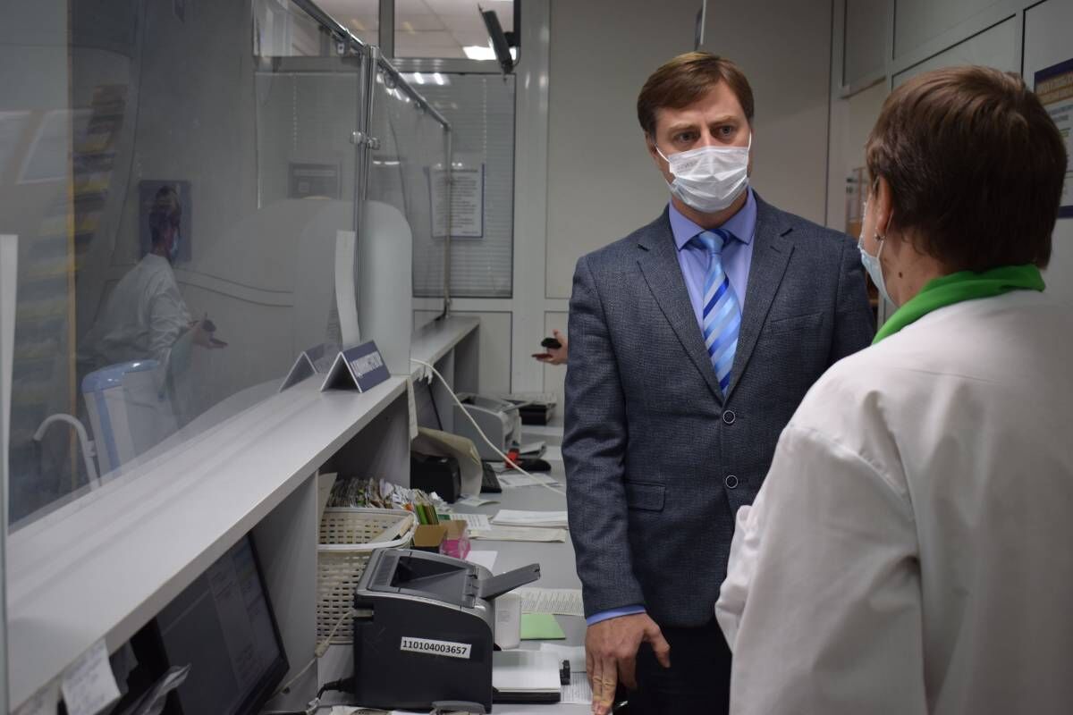 Единороссы проверяют поликлиники по жалобам пациентов
