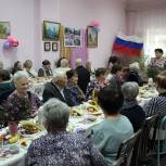 Амурские партийцы поздравили людей серебряного возраста с праздником