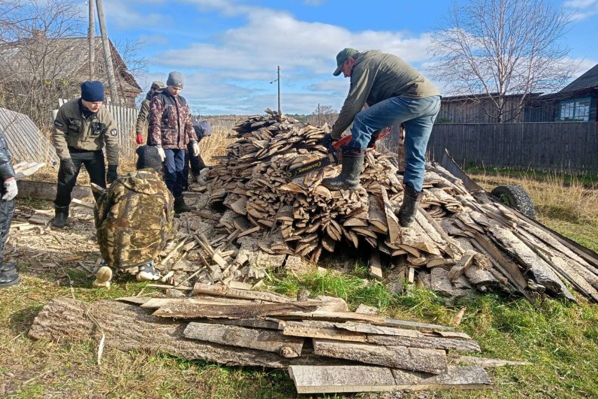 Помощь по хозяйству и продуктовые наборы: «Единая Россия» в регионах  поддерживает семьи мобилизованных