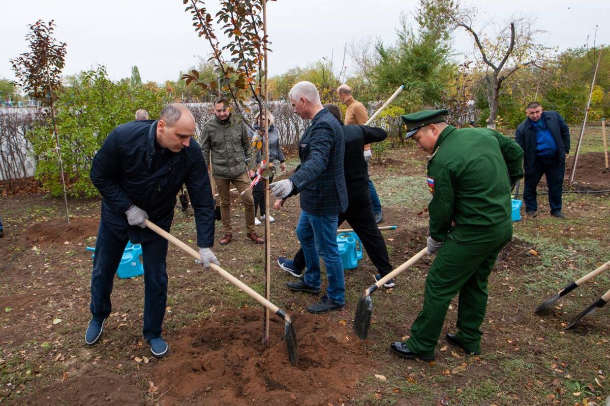 В Оренбурге прошел городской субботник