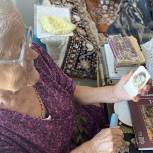 Депутат Госдумы от «Единой России» вручил продуктовые наборы и сладости пожилым гражданам в Дагестане