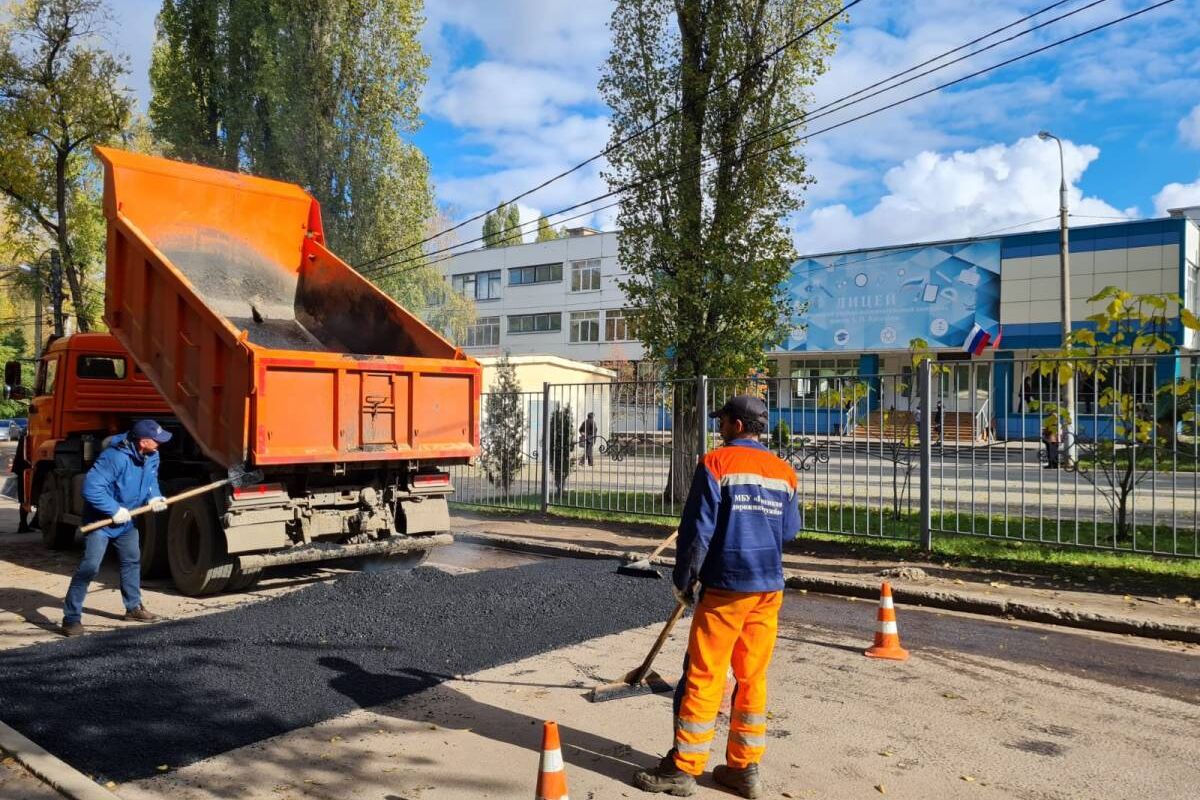 В приемной «Единой России» помогли оборудовать пешеходный переход у городской школы