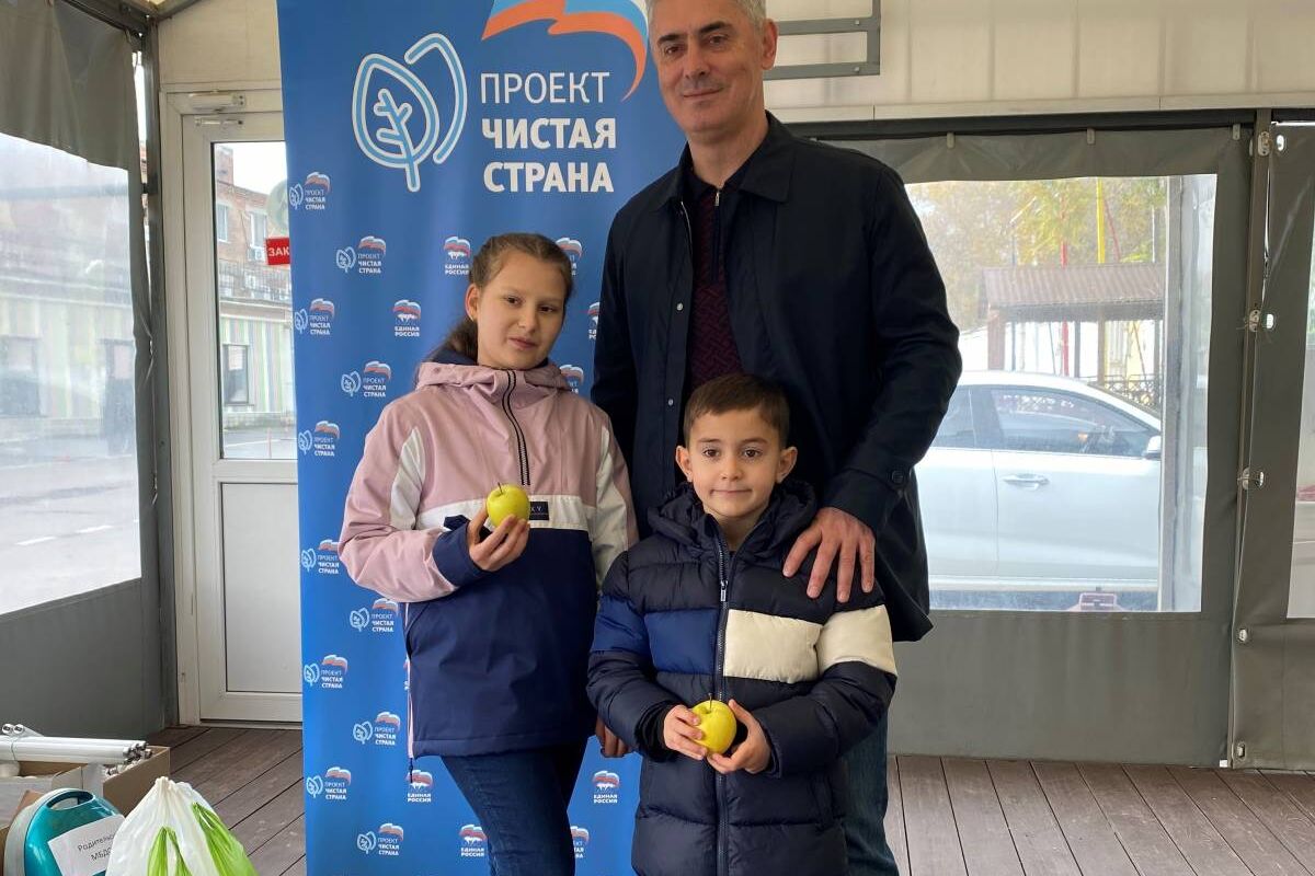 Депутат Ашот Хбликян организовал экологическую акцию в Октябрьском районе
