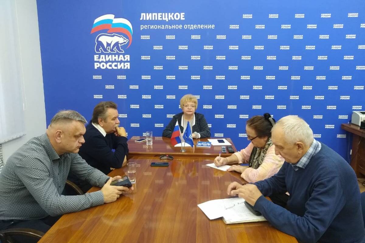 Сенатор РФ от Липецкой области провела прием граждан старшего поколения