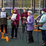 День северной ходьбы организовали сторонники для жителей «серебряного» возраста в Дзержинске