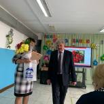 Партийцы поздравили с юбилеем школу Еткульского района
