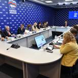 «Единая Россия» предложила законодательно закрепить институт наставничества в сфере труда