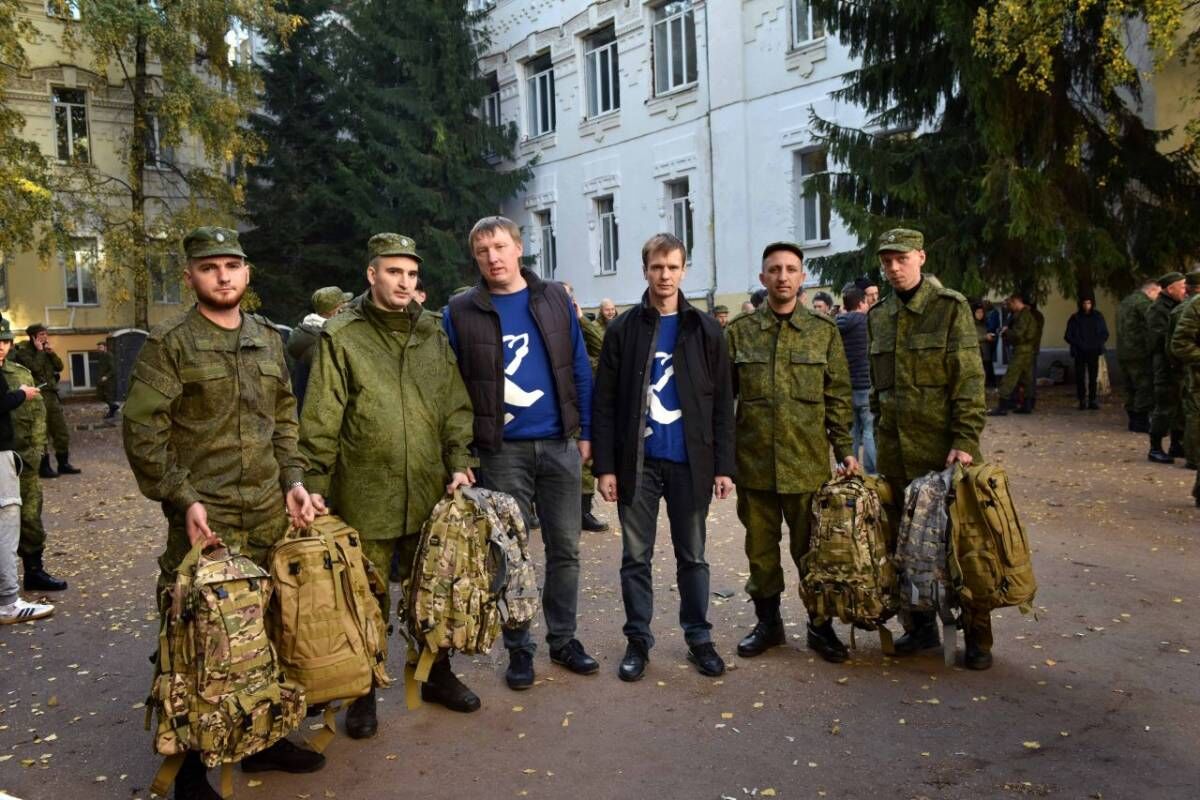 Партийцы Лобни посетили мобилизованных жителей города в пункте сбора в  Тверской области