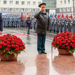 Монумент «Свеча памяти» установили в Москве в честь погибших сотрудников Росгвардии