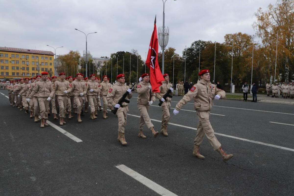 Парад на площади куйбышева 7 ноября