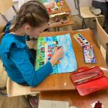 Петербургские сторонники «Единой России» провели конкурс детских рисунков, посвящённый миротворческим, гуманитарным и волонтёрским миссиям России