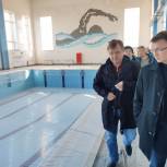 Максим Иванов проверил строительство бассейна