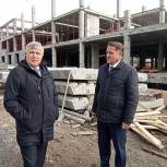 На стройплощадку новой школы в Чернушинском округе вновь «приземлился» партийный десант