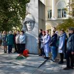 Единороссы почтили память героев московского народного ополчения