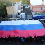 Молодогвардейцы Екатеринбурга провели уличную акцию «Своих не бросаем»