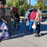 «Единая Россия» передала 2 тысячи продуктовых наборов жителям Херсона и Гениченского района