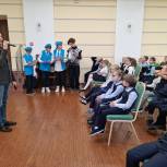 Сторонники «Единой России» в Кронштадте рассказали школьникам о безопасности на дорогах