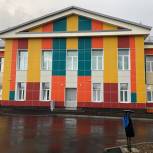 Партийный десант проверил качество капитального ремонта музыкальной школы в Оленегорске