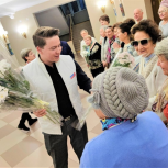 Подмосковная «Единая Россия» поздравила старшее поколение с Международным днем бабушек и дедушек