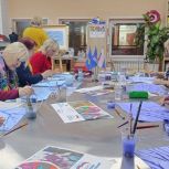 В Мурманске «Единая Россия» организовала мастер-класс по арт-терапии для представителей старшего поколения