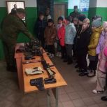 В Калининградской области единороссы организовали для школьников экскурсию на пограничную заставу