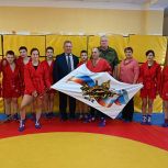 Александр Романенко встретился с алтайскими участниками турнира Всероссийской школьной лиги самбо