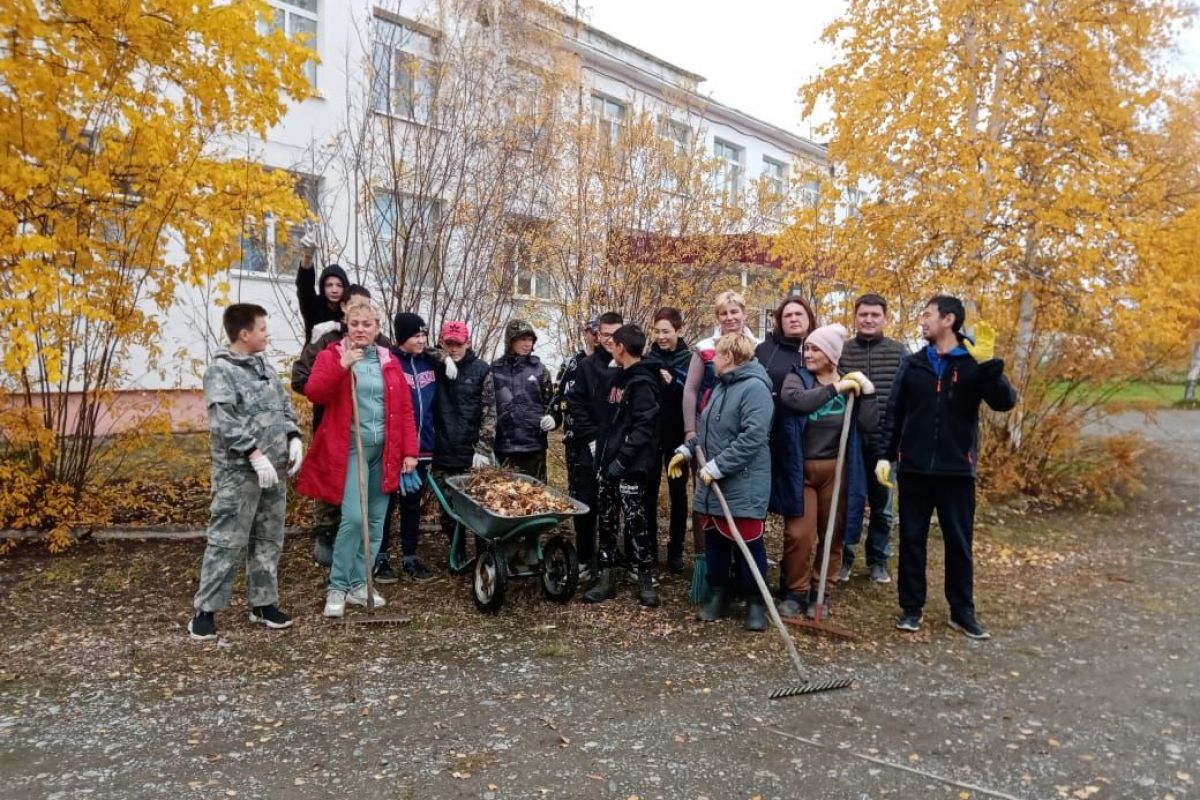 Партия поздравляет Владимира Путина не словом, а делом