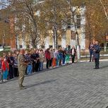 По партпроекту «Историческая память» во Владивостоке провели патриотическую экскурсию для школьников