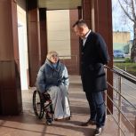 Депутат от «Единой России» проверила доступность кузбасской поликлиники