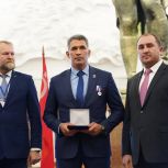 Активисты МГЕР Москвы приняли участие в церемонии награждения медалью «Отец солдата»