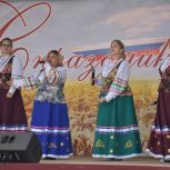 «Единая Россия» поздравила тружеников села, художника и работников центра соцобслуживания