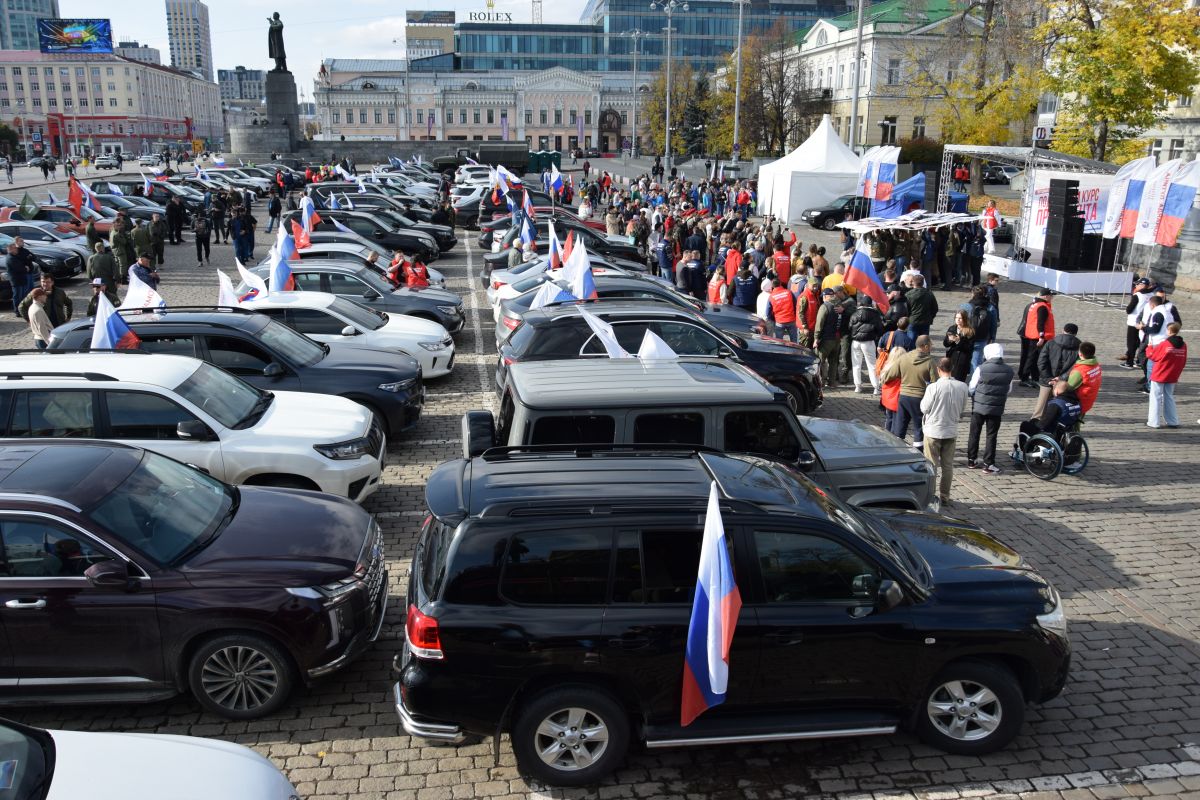 Партийцы приняли участие в автопробеге «Поддержим курс Президента»