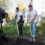 В Кемерове активисты «Молодой Гвардии» помогли ветерану