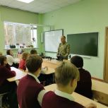 Дмитрий Афанасьев продолжает работу со школьниками