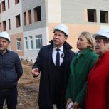 Депутаты «Единой России» ознакомились с ходом строительства новой школы в городке Строителей в Ижевске