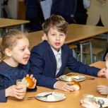 Партийцы подвели промежуточные итоги мониторинга школьного питания в Магаданской области
