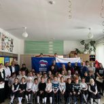 Депутат Хизри Абакаров поздравил педагогический коллектив Салтынской школы с профессиональным праздником