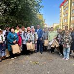 Активисты партии поздравили старшее поколение с Международным Днём пожилых людей