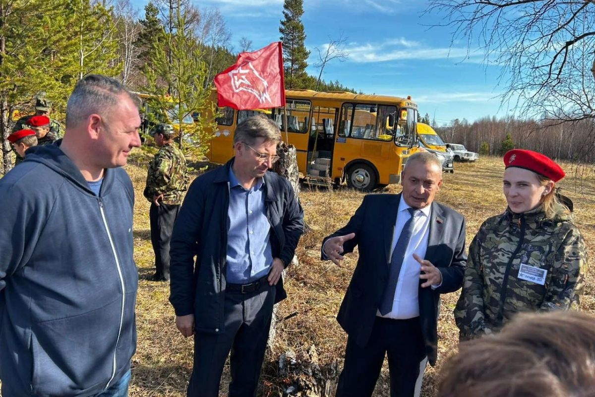 Юнармейцы Петровск-Забайкальского района будут учиться стрельбе с помощью  учебных винтовок, подаренных депутатами