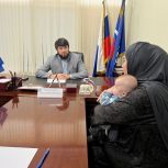 Депутат Хабибула Магомедов провел прием граждан