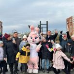 В Новосибирске при поддержке «Единой России» появилась новая детская площадка