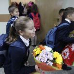 Губернаторы — секретари реготделений «Единой России» поздравили педагогов с профессиональным праздником