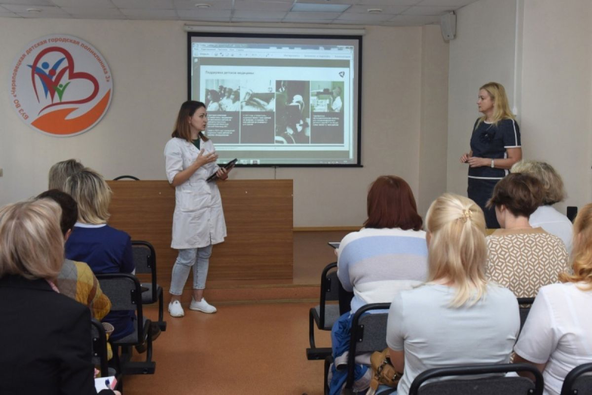 В помощь педиатрам: планшеты передают медикам детских поликлиник в Череповце