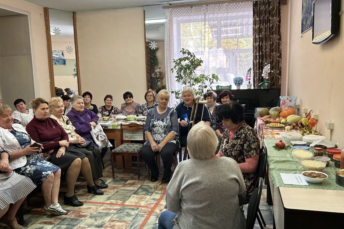 В Железнодорожном районе Пензы единороссы провели мероприятие, посвященное  Международному дню пожилого человека