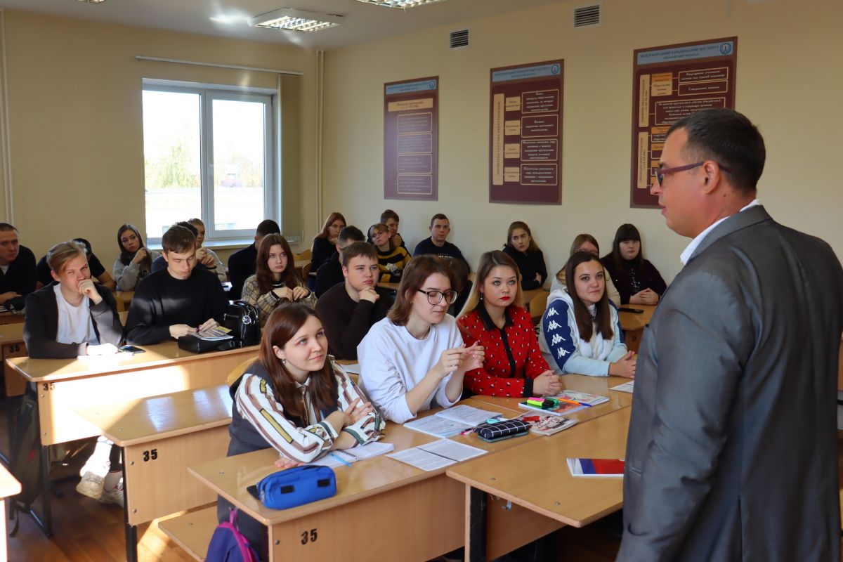 В Ивановской области проходят познавательные мероприятия, направленные на  изучение основ Конституции РФ