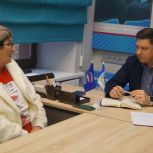 Даниил Литвинов поможет подготовиться к зиме жительнице частного дома в Ленинском округе Иркутска