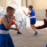 В Кузбассе единороссы провели открытую тренировку по боксу