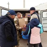 Автомобили, топливо, тёплые вещи: «Единая Россия» организовала сбор помощи бойцам СВО