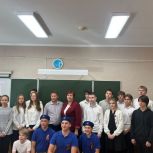 В Невинномысске депутат «Единой России» провел для юнармейцев урок «Разговоры о важном»