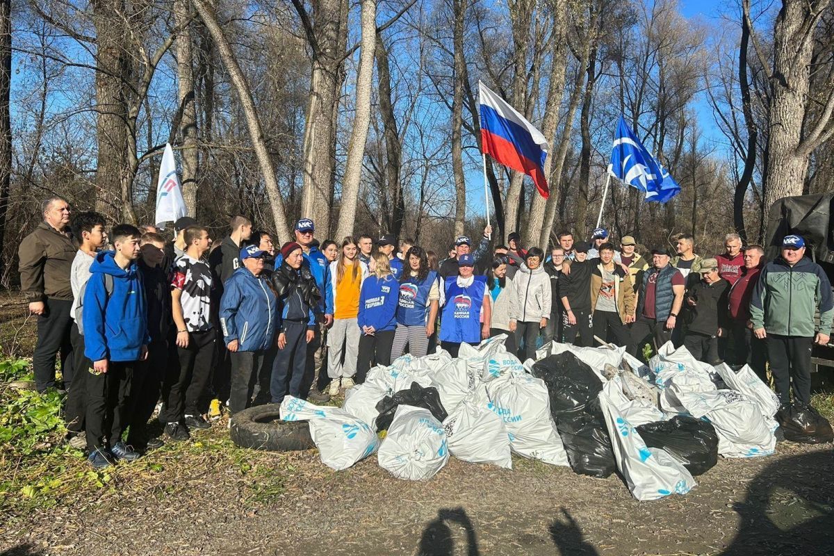 «Единая Россия» организовала субботник в Майминском районе Республики Алтай